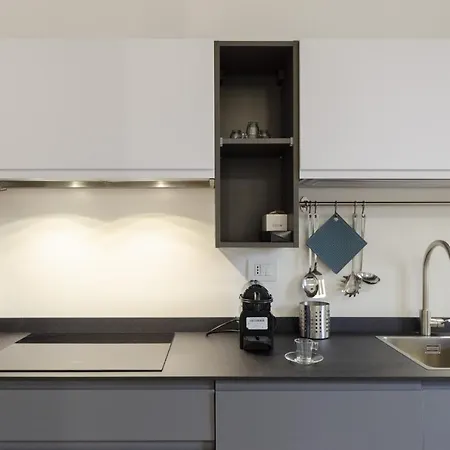 아파트 Joivy Elegant 1-bedroom Flat Near Spianata Castelletto 제노바