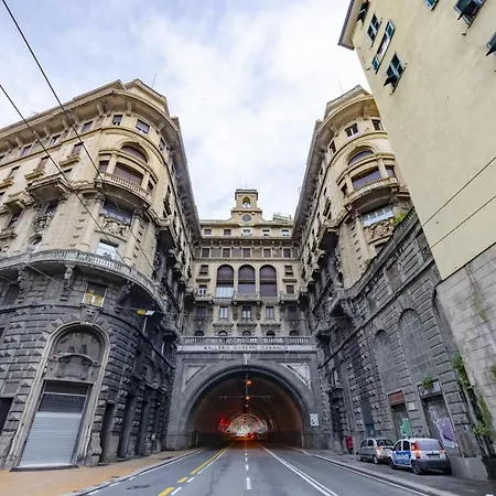Joivy Elegant 1-bedroom Flat Near Spianata Castelletto Genoa