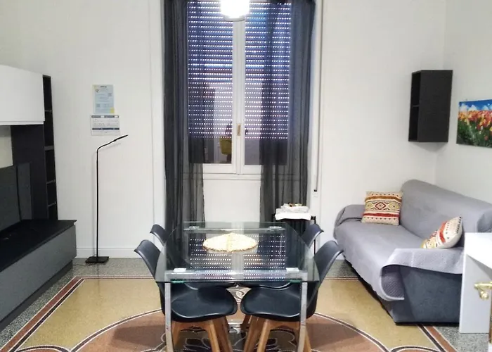 Joivy Elegant 1-bedroom Flat Near Spianata Castelletto ג'נובה