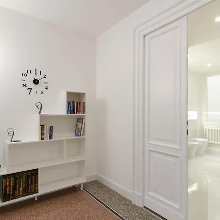 Апартаменты Joivy Elegant 1-bedroom Flat Near Spianata Castelletto Генуя