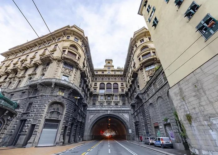 Joivy Elegant 1-bedroom Flat Near Spianata Castelletto Genua